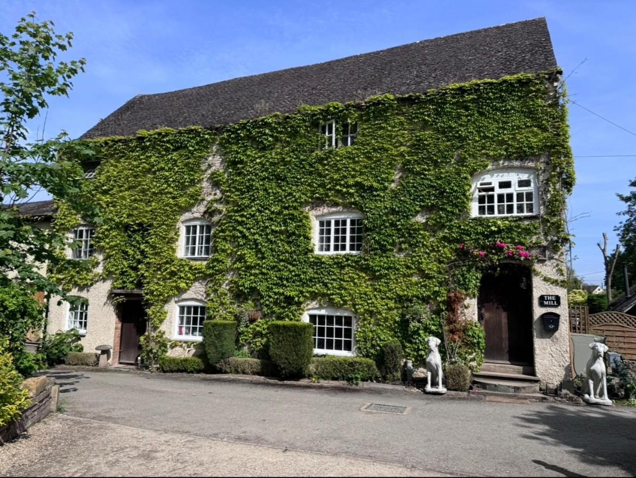 Ferienwohnung The Mill Hinton on the Green Exterior foto